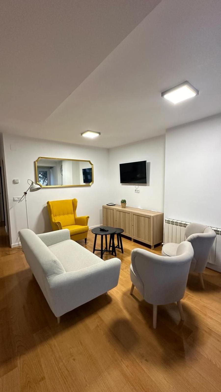 Ferienwohnung Apartamento De Lucerito Jaca Exterior foto
